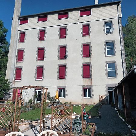 Appartement Chaleureux De 82M2 Proche De Vulcania Pontaumur Exteriör bild