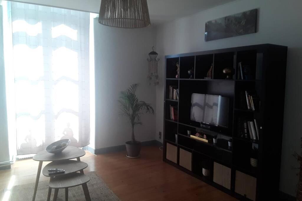 Appartement Chaleureux De 82M2 Proche De Vulcania Pontaumur Exteriör bild