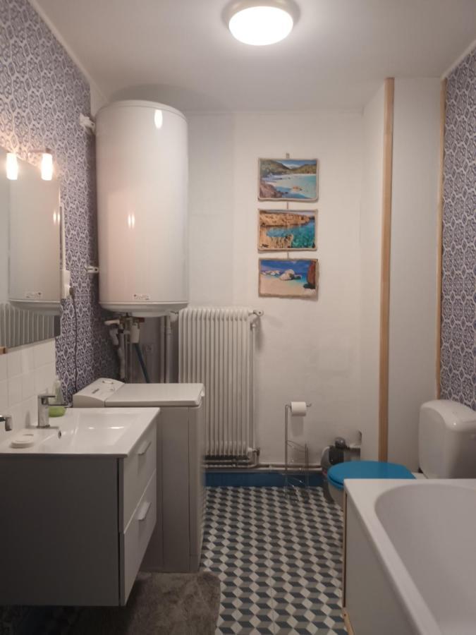 Appartement Chaleureux De 82M2 Proche De Vulcania Pontaumur Exteriör bild