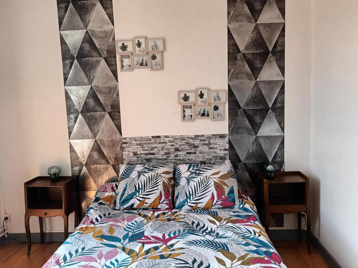 Appartement Chaleureux De 82M2 Proche De Vulcania Pontaumur Exteriör bild