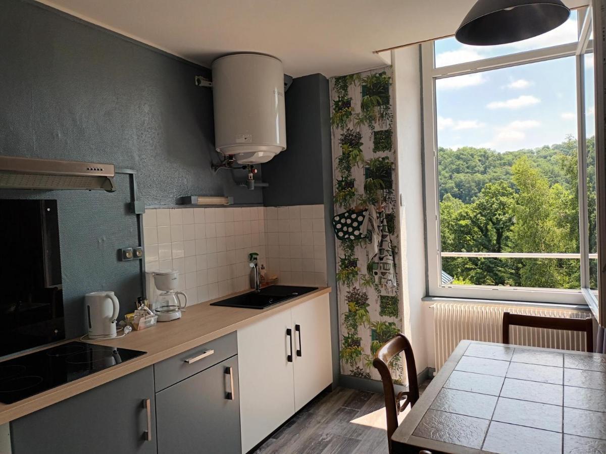 Appartement Chaleureux De 82M2 Proche De Vulcania Pontaumur Exteriör bild