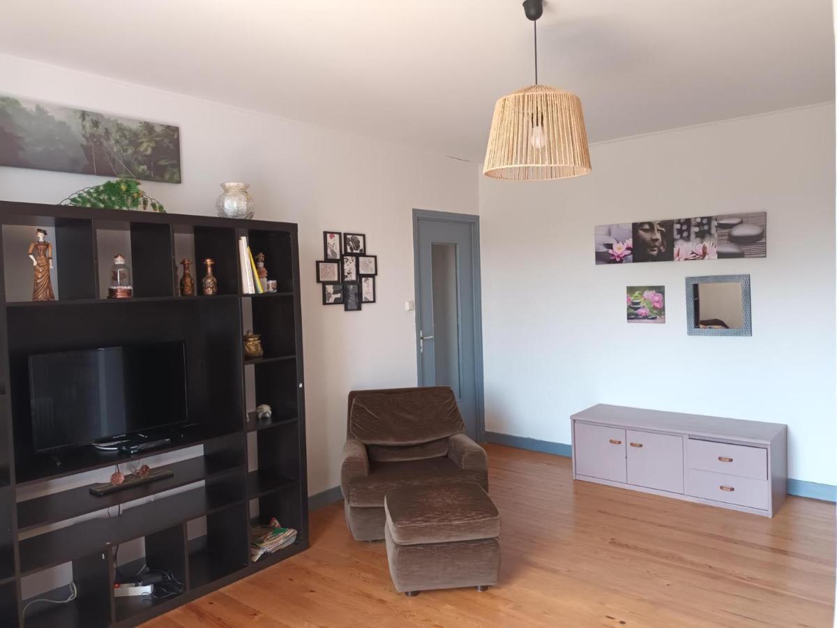 Appartement Chaleureux De 82M2 Proche De Vulcania Pontaumur Exteriör bild